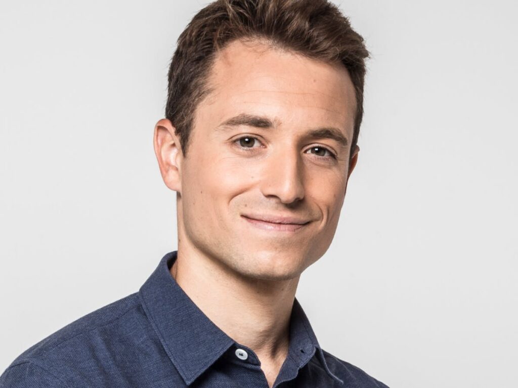 découvrez le parcours inspirant d'une journaliste engagée, qui met sa plume au service des causes sociales et environnementales. suivez ses reportages percutants et son combat pour l'information juste et accessible à tous.