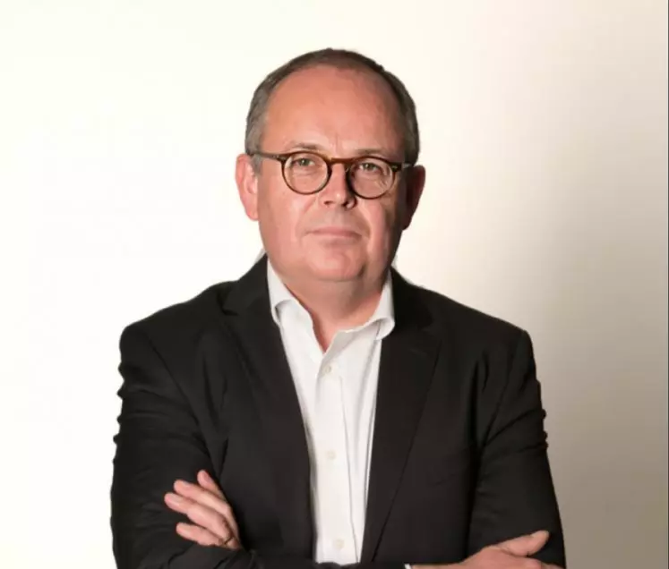 découvrez la nomination du nouveau directeur van straelen et ses ambitions pour guider l'entreprise vers de nouveaux horizons. toutes les informations sur son parcours et sa vision stratégique.