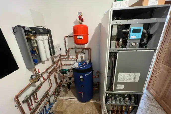 découvrez la plomberie spatiale : les technologies et innovations permettant d’assurer l’approvisionnement en eau et la gestion des fluides à bord des vaisseaux et stations spatiales.