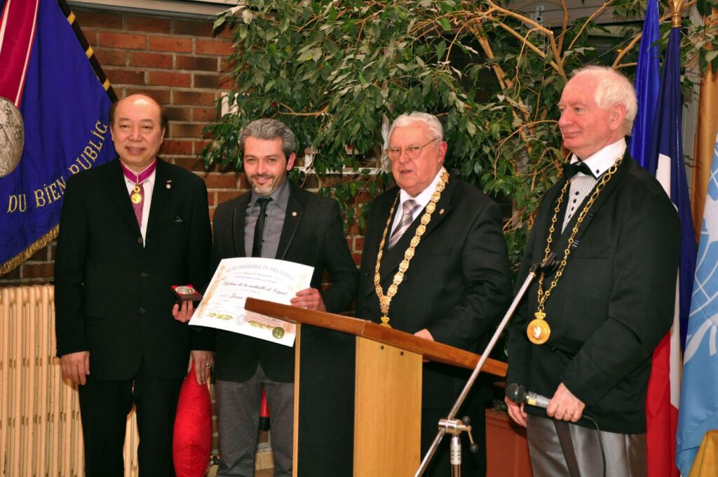 cérémonie de remise des diplômes de la guilde sanitaire et plomberie à uelzen/lüchow-dannenberg, célébrant les nouveaux professionnels qualifiés.