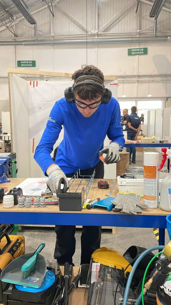 découvrez la réussite de 25 techniciens à ostholstein plön, une région dynamique où expertise et innovation se rencontrent pour des résultats exceptionnels.